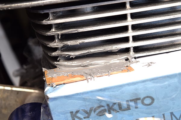 XJR400R エンジンフィン パテ盛