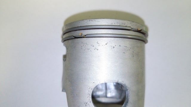 ライブDIOボアアップキットのピストン