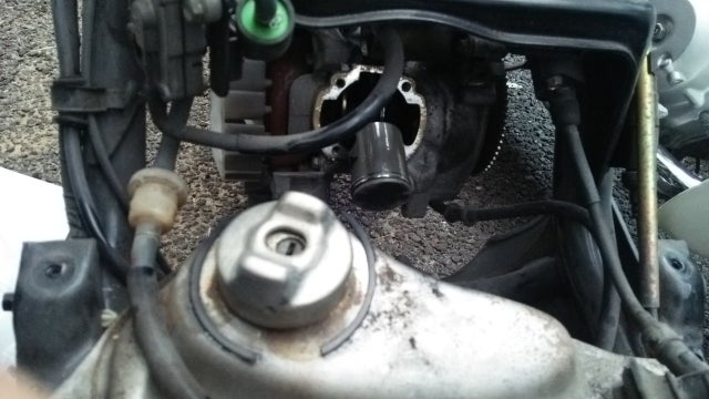 ピストンの取り外し