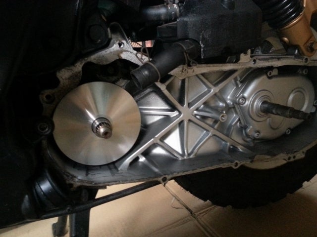 車体にプーリーを装着