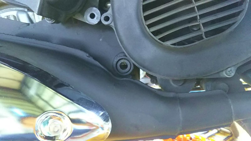 アドレスV100 マフラー取り付け