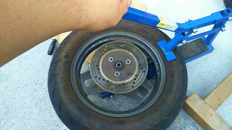 アドレスV100 タイヤ交換