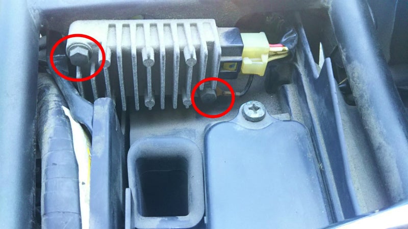 セロー250　レギュレーター交換