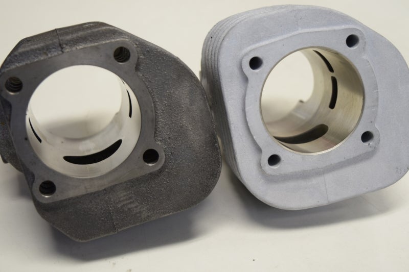 AIRSALシリンダーとノーマルシリンダーのポート大きさ比較