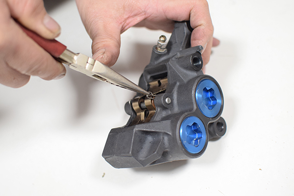 XJR400R RH02J キャリパー 分解