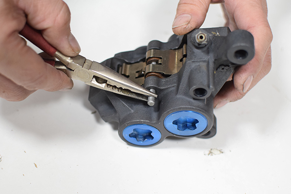 XJR400R キャリパーOH