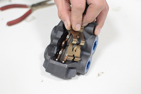 XJR400R キャリパーOH