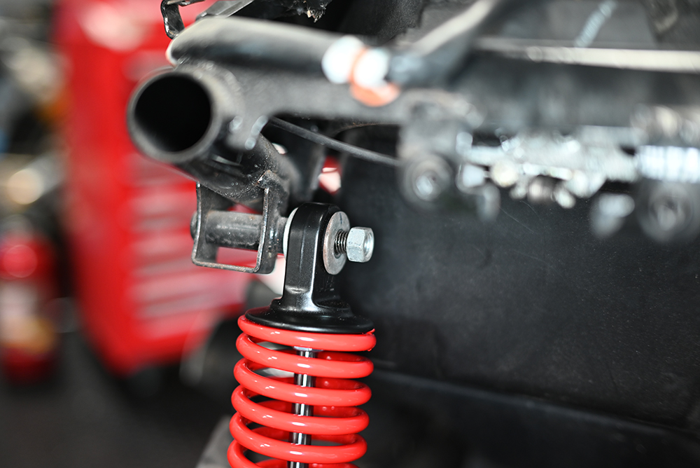 NMAX155のリアサスペンションの上部ボルト締め付け