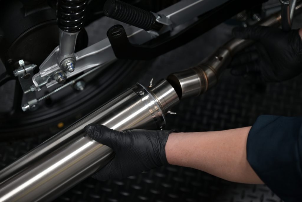 クロスカブ110 JA60のサイレンサー取付状態