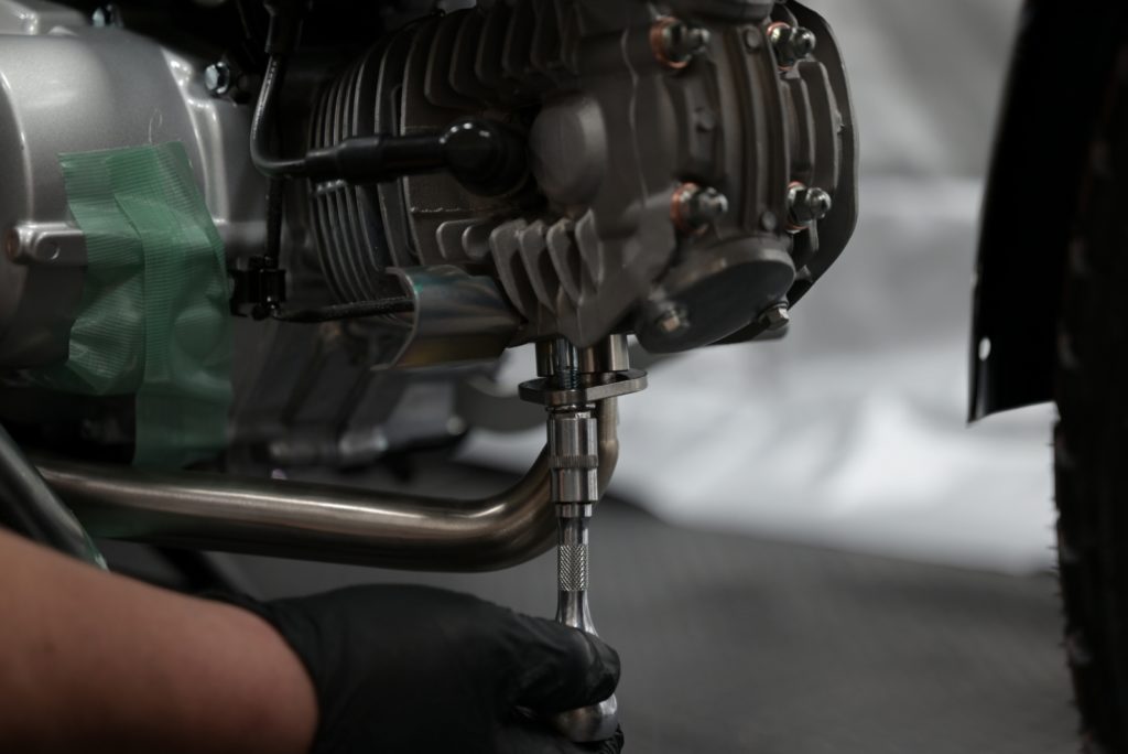 マフラーバンド仮組み状態