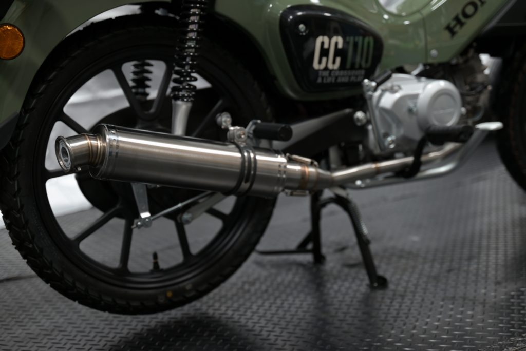 クロスカブ110 JA60 社外マフラー取り付け